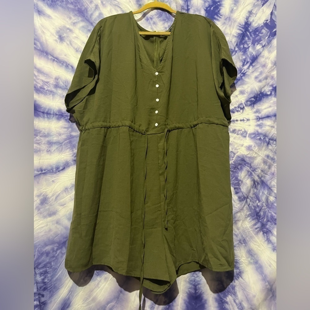 Shein Curve Women's Green Shorts Jumpsuit Size 2XL - Picture 3 of 9